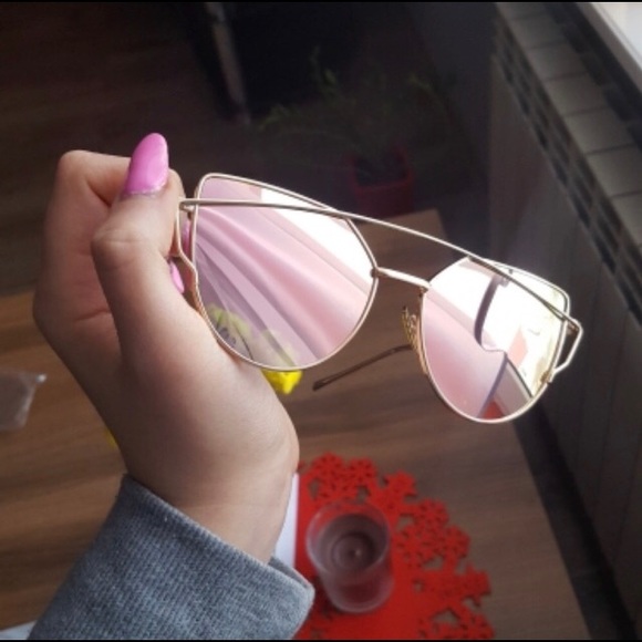 Cat eye reflective pink sunglasses - Picture 6 of 7